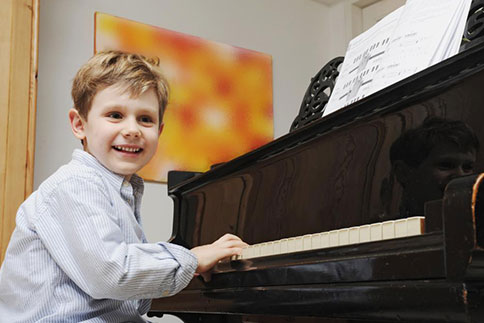 深受有过一定钢琴基础的孩子喜爱